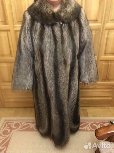 Шуба енотовая