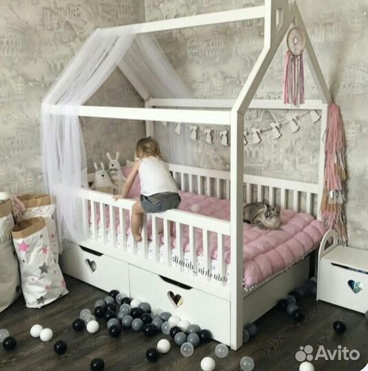 Кроватка домик