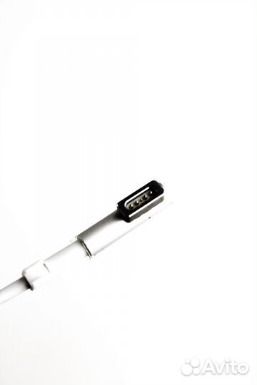 Автомобильная зарядка для Apple 16.5V 3.65A magsaf