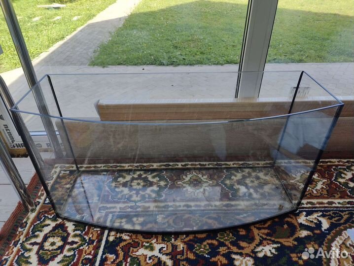 Аквариум (примерно 60 л)