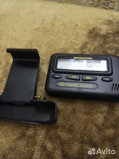 Винтажный будильник на батарейке