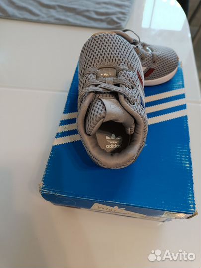 Кроссовки adidas