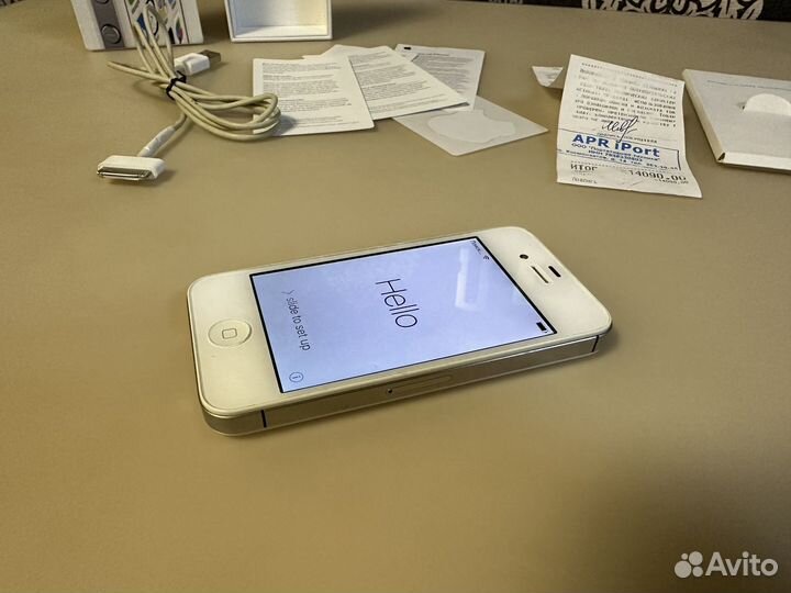 iPhone 4S, 8 ГБ