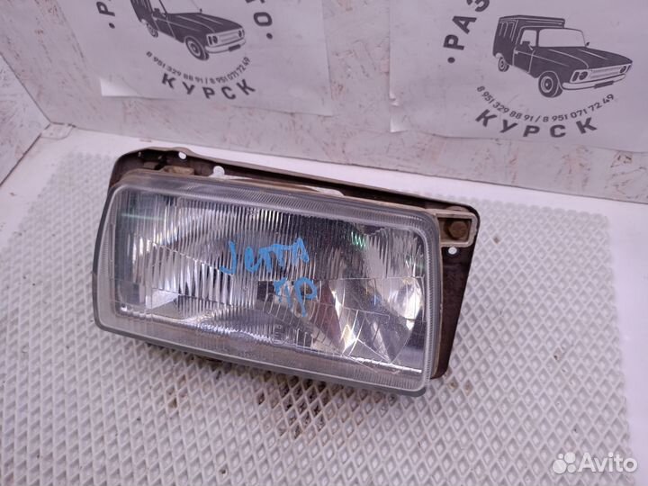 Правая фара Volkswagen Jetta 2