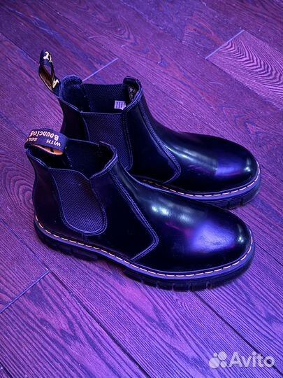 Dr. Martens челси