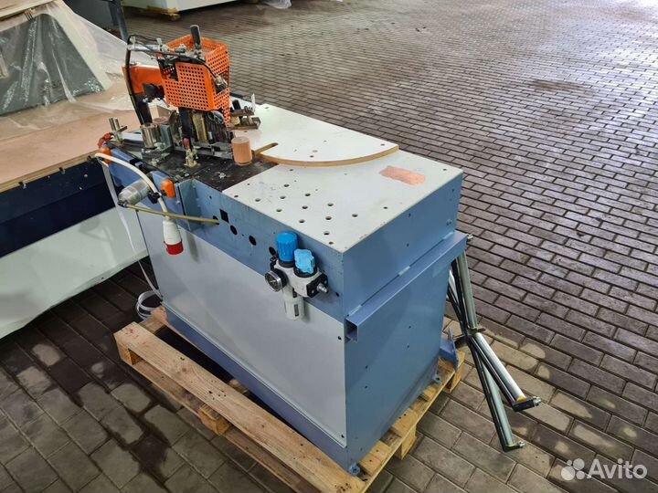 Кромкооблицовочный станок Hebrock AKV 88 D