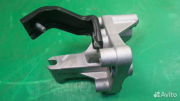 Кронштейн крепление генератора киа KIA stinger