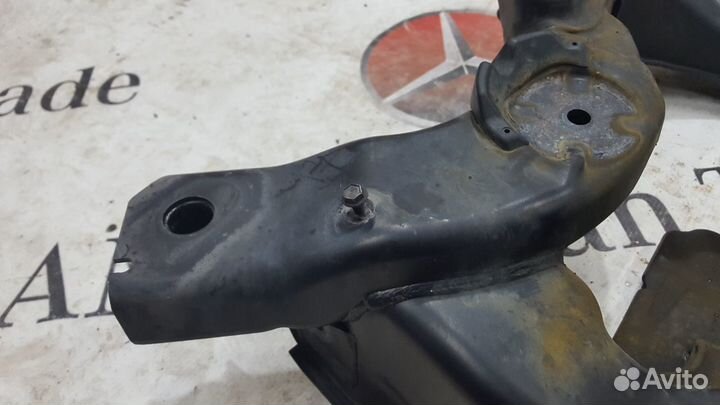 Подрамник передний Mercedes W211 W219