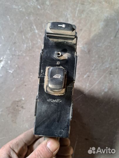 Кнопка стеклоподъёмника передний правый Volvo S80