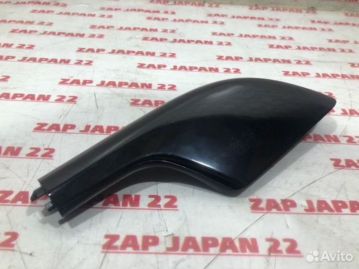 Крышка рейлинга задняя левая Toyota Land Cruiser