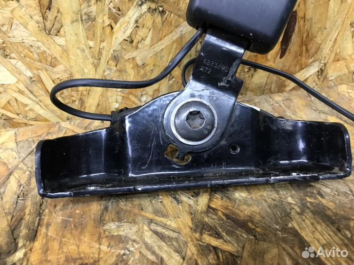 Замок ремня безопасности передний левый Renault