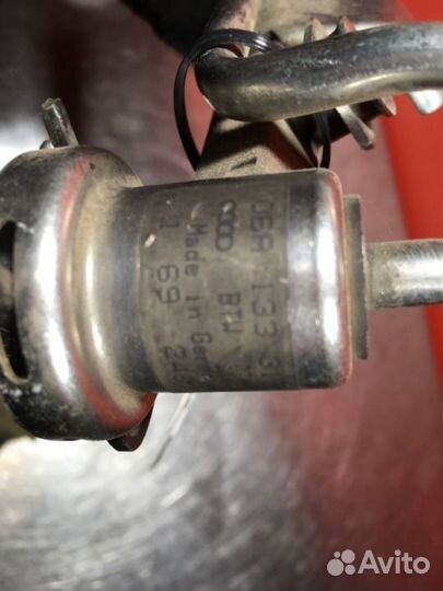 Топливная рампа Volkswagen Golf 4 MK4 2002