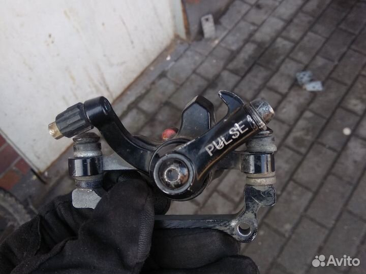 Тормоз дисковый