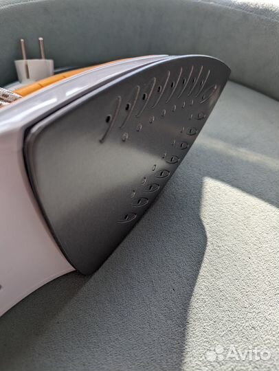 Утюг home element he-ir216