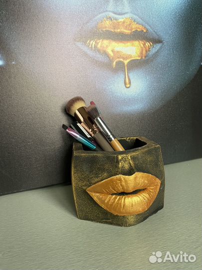Кашпо органайзер Губы