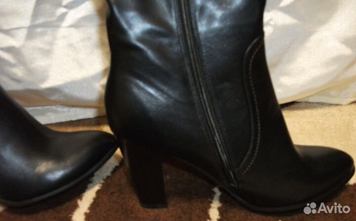 Сапоги женские новые