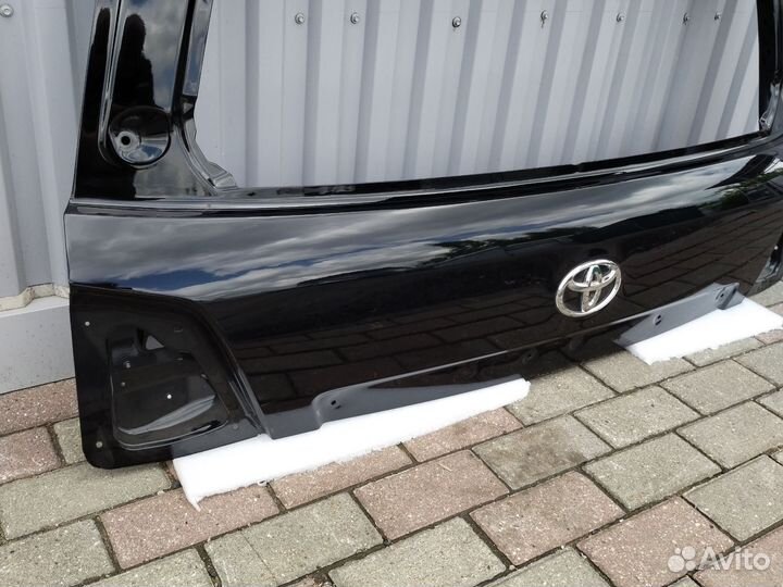 Крышка багажника Ленд Крузер 200 рестаил в идеале