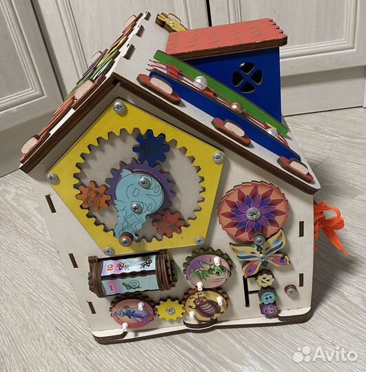 Бизиборд домик