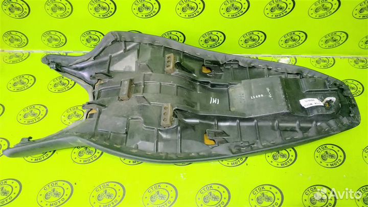 Сиденье Honda VFR800F2
