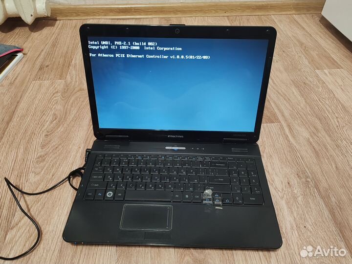 Ноутбук emachines e525