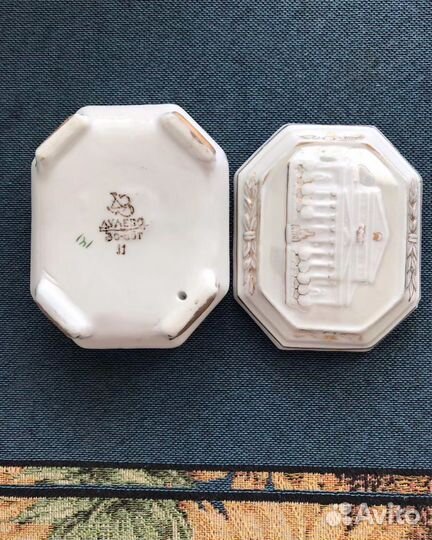 Фарфоровая шкатулка 