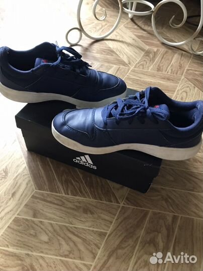 Кроссовки adidas