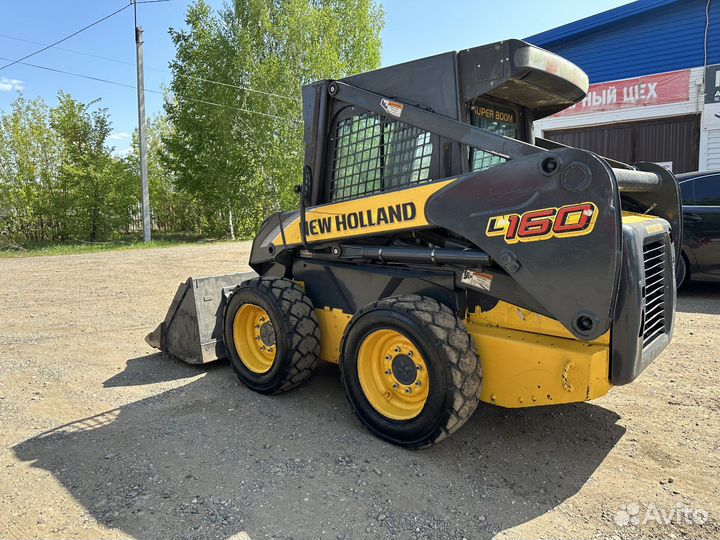 Мини-погрузчик New Holland L160, 2010