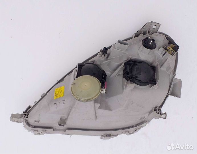 Mercedes-Benz A160 фара правая