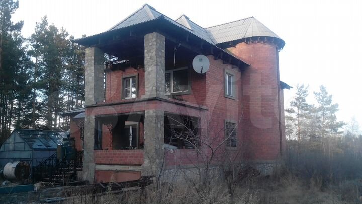 Коттедж 300 м² на участке 40 сот.