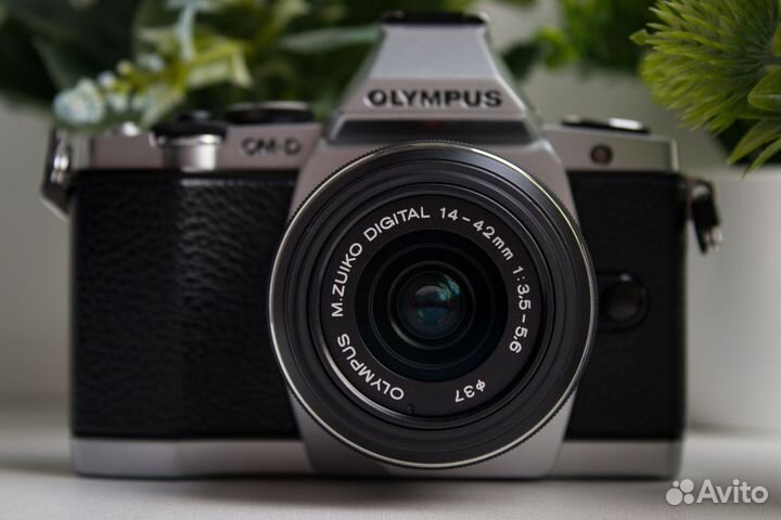 Olympus OM-D E-M5 Kit + Комплект