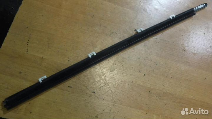 Молдинг стекла задней двери Lexus ES 300