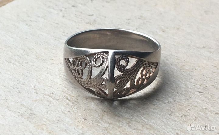 Серебряное кольцо.Серебро 925 проба