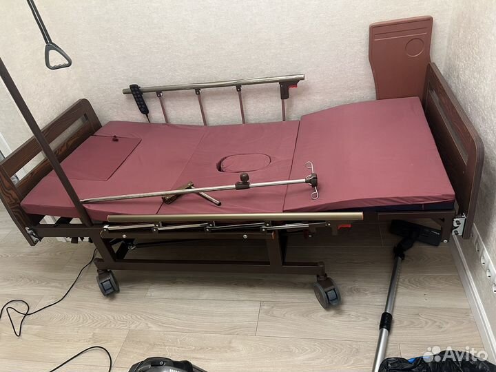 Кровать для лежачих больных с электроприводом
