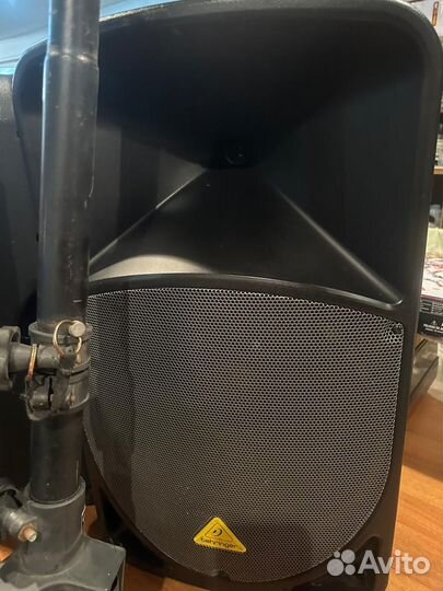 Колонки behringer с подставками