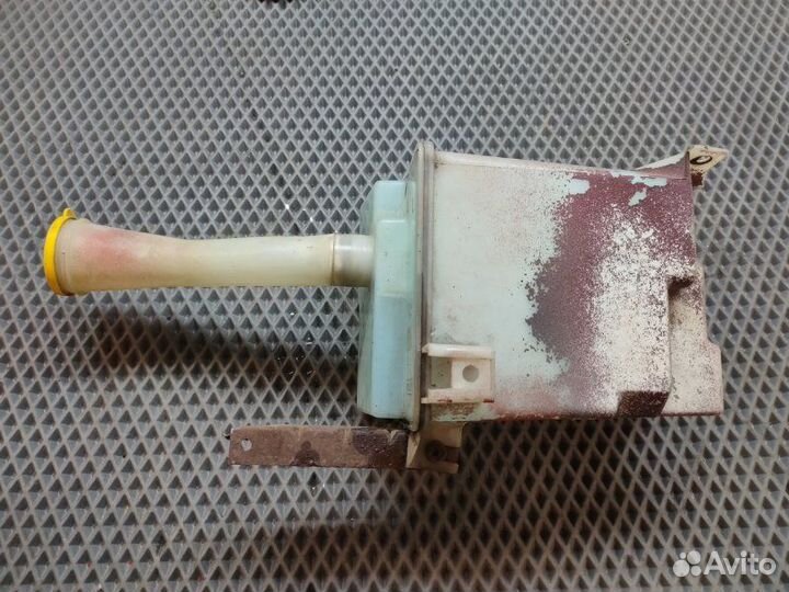 Бачок омывателя Nissan Maxima A32 VQ20DE 1995