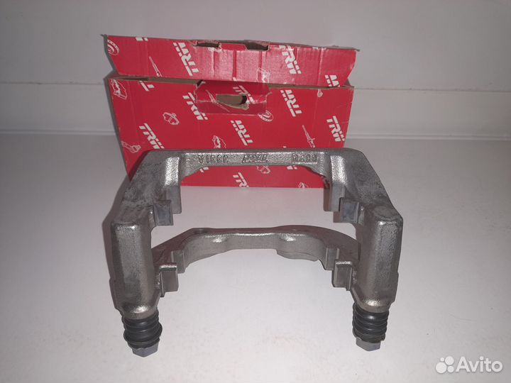 BMW 5 (F10) Скоба суппорта задняя левая Новая