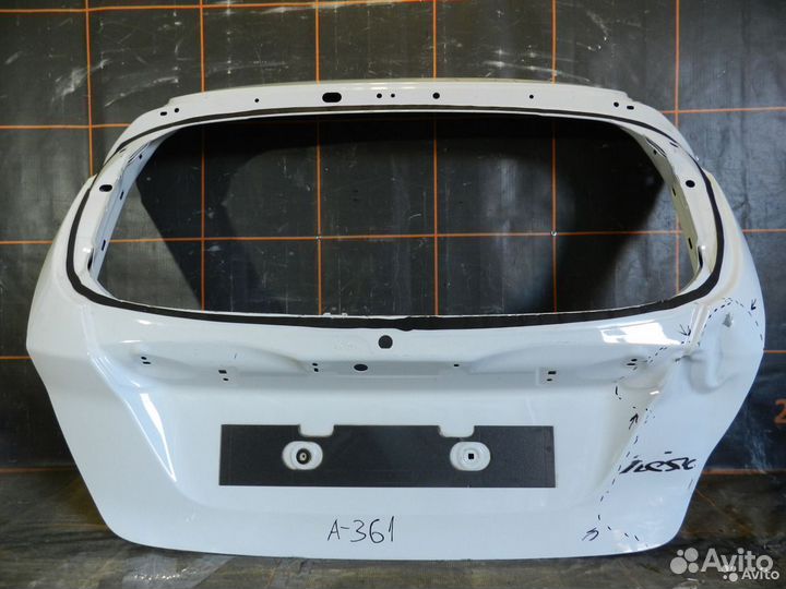 Дверь багажника - Ford Fiesta