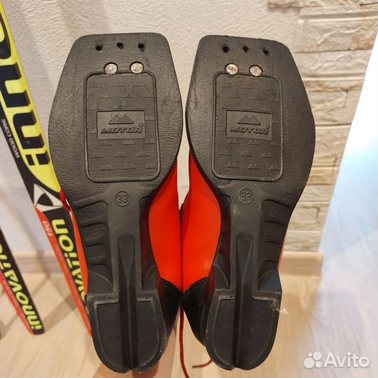 Беговые лыжи 150, палки 100, ботинки р.33