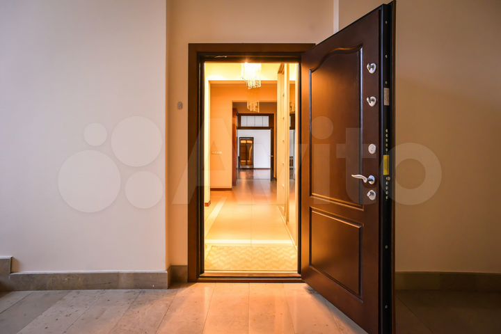 4-к. квартира, 160 м², 3/7 эт.