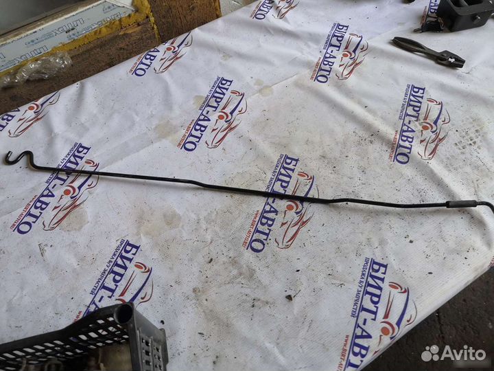 Держатель капота daewoo nexia