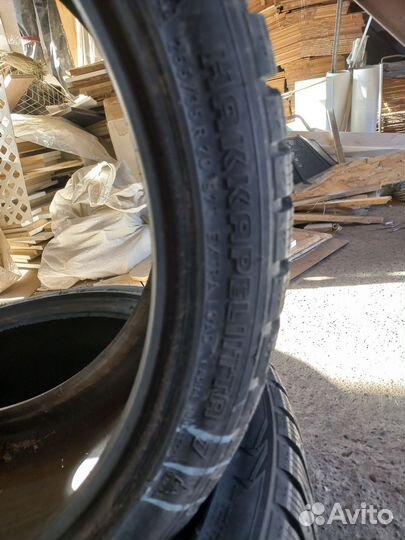Nokian Tyres Hakkapeliitta 7 255/35 R20