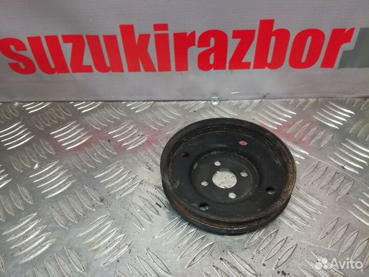 Шкив помпы Suzuki Grand Vitara 1,6 1998-2005гг