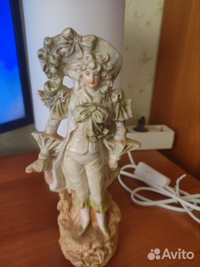 Фарфоровые статуэтки