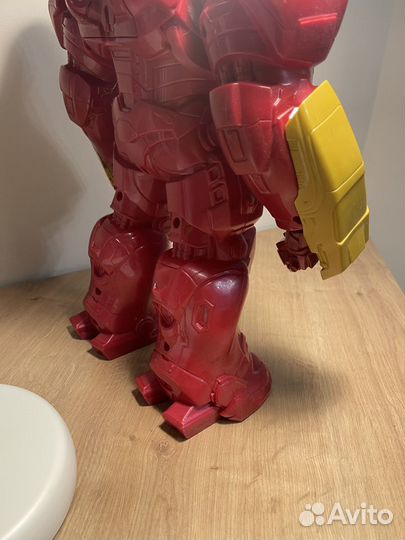 Железный человек робот