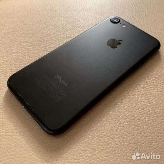 Телефон iPhone 7