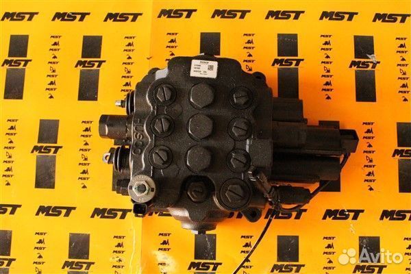 Гидрораспределитель передний MST542, MST544 ориг