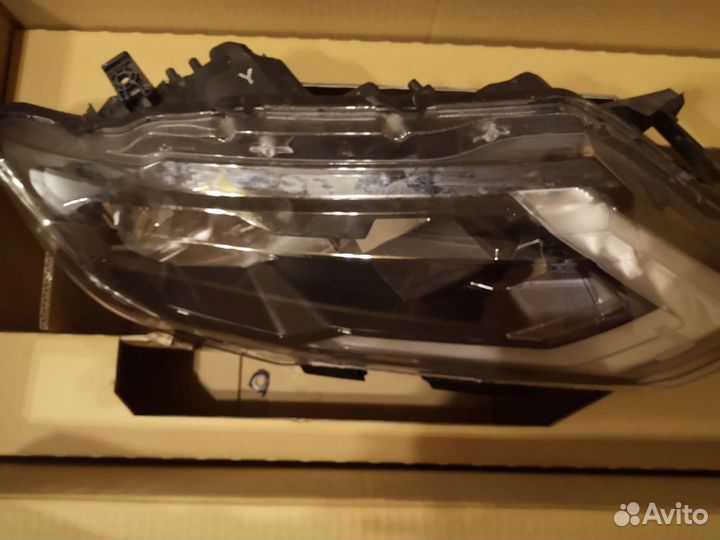Фара галоген передняя правая для Nissan X-trail t3