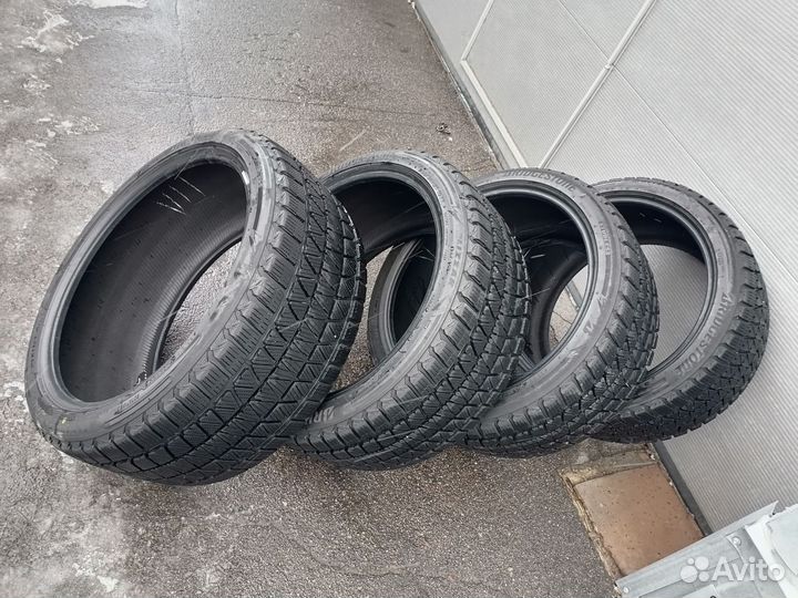 Bridgestone Blizzak DM-V3 295/35 R21