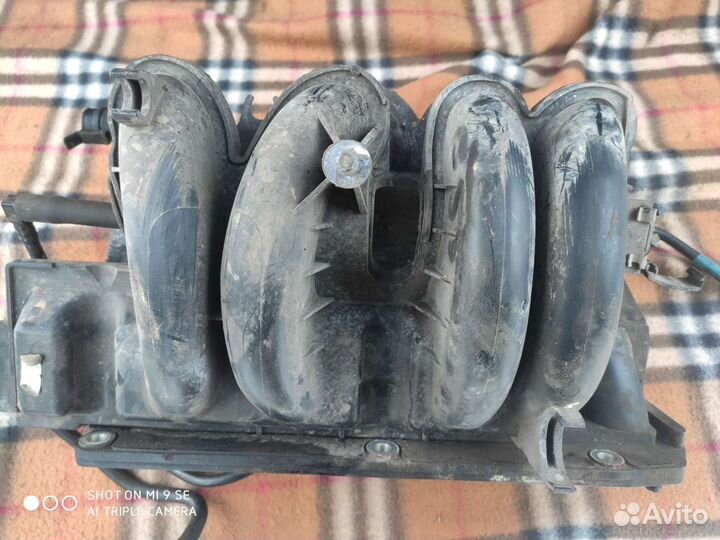 Коллектор впускной Renault Logan 2