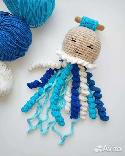 Вязанная погремушка-грызунок